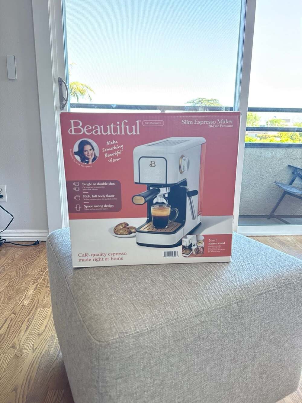 Beautiful Slim Espresso Maker with 20-Bar Pressure White Icing